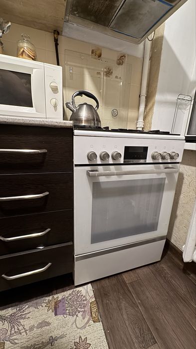 Срочно продам квартиру Бостандыкский район