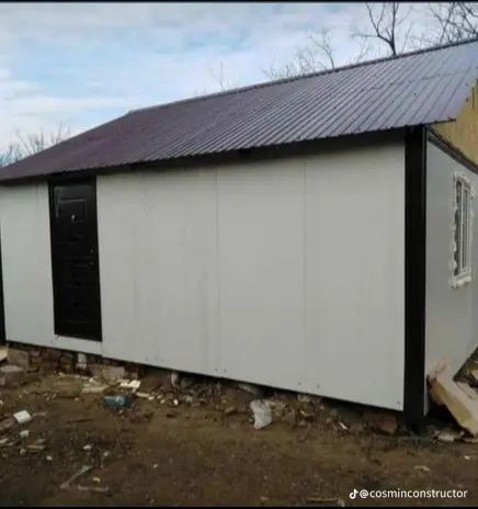 Vând case modulare pe structură metalică învelit cu panouri sandwich