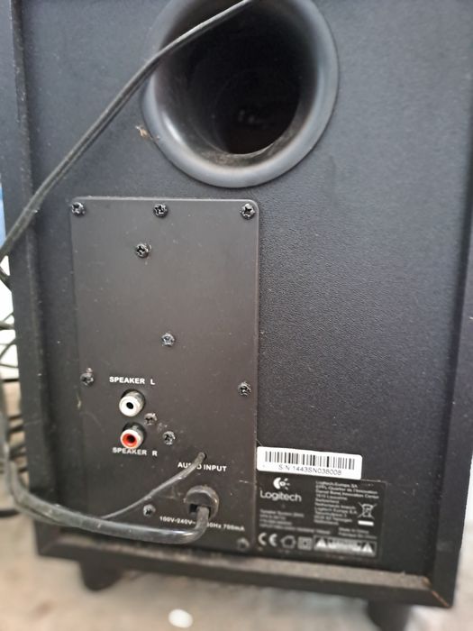 Sistem 2.1 Logitech 200lei