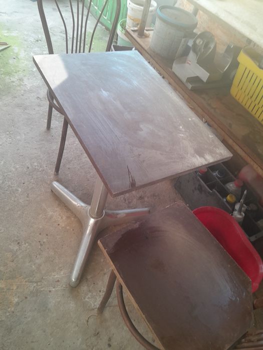 Mobilier terasa masa cu scaune