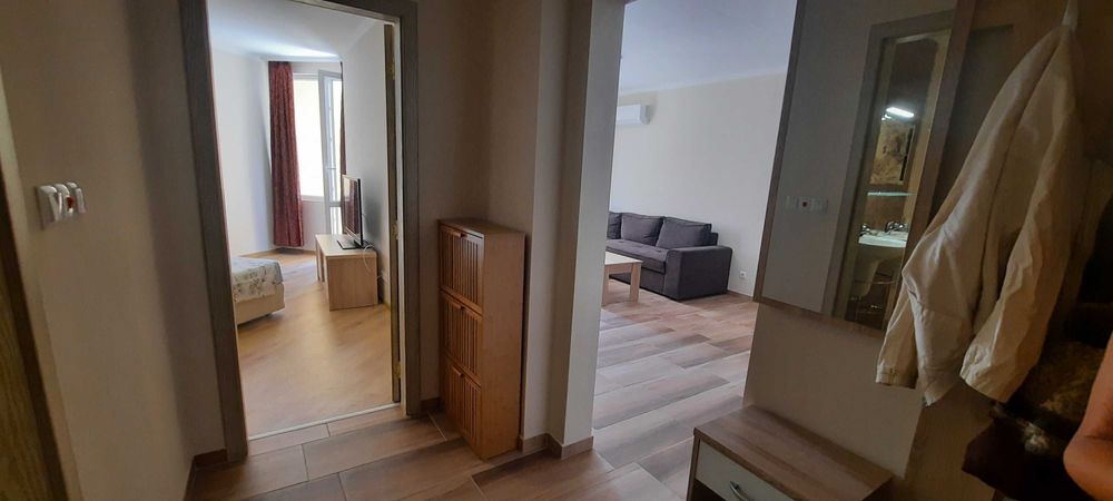 Дава се под наем Тристаен апартамент в Бургас, Център - 104 кв.м за 765 € - Снимка #5