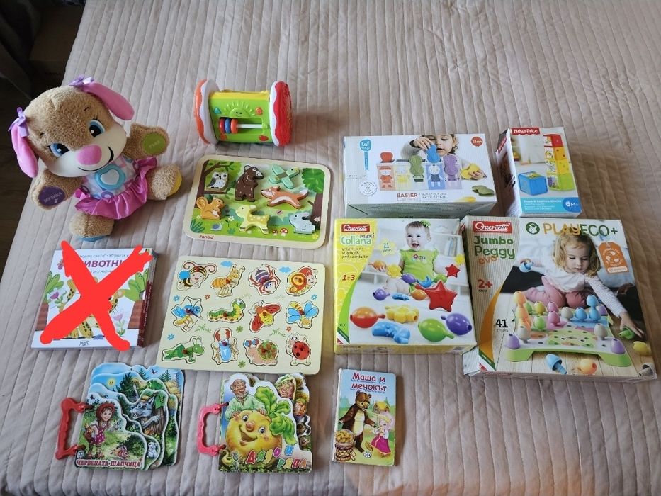 Лот с играчки, книжки, пъзели, мозайка, кубчета, щипки и музикални