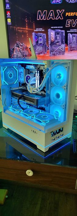GAMING PC Amd Ryzen7 9800X3D RTX 5070 12GB