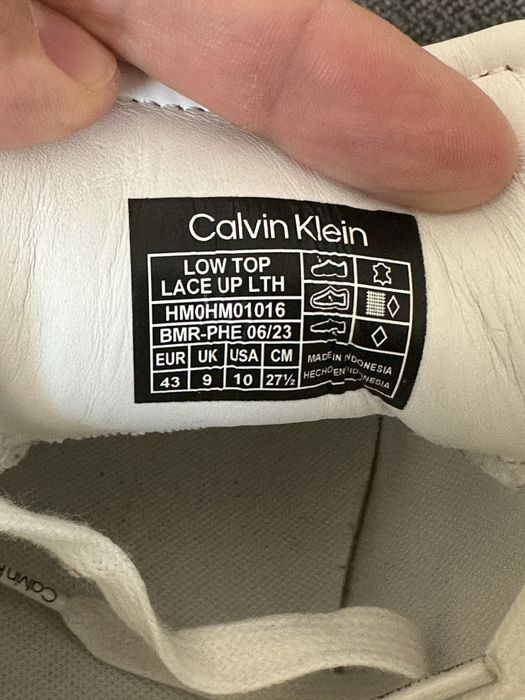 Бели кецове Calvin Clein