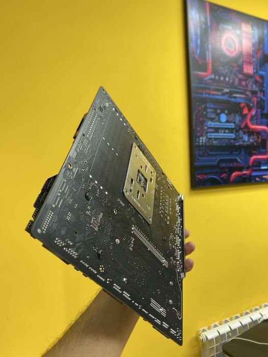 Продам мат плату АМ5 DDR5 Aorus