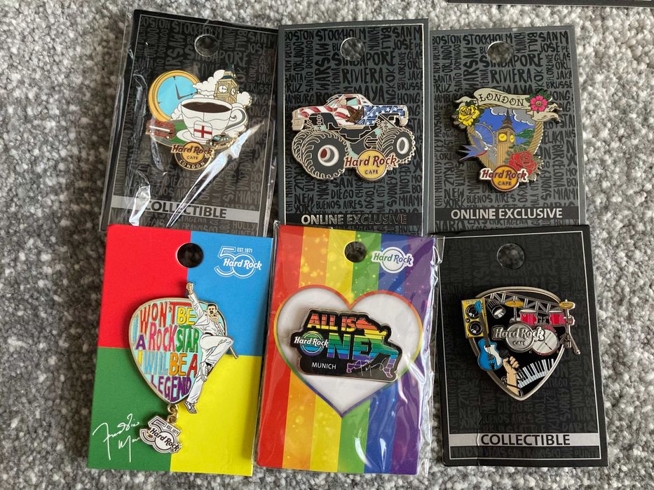 Insigne Hard Rock Cafe diverse si Freddie Mercury