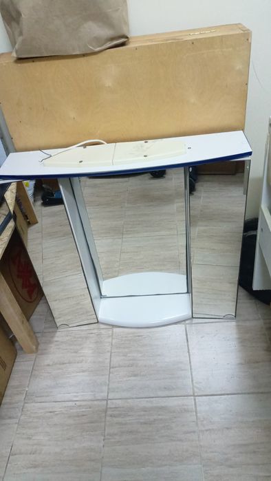 Продаю зеркала и раквина с тумбы