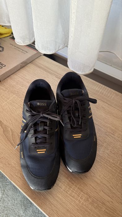Sneakersi eleganți Boss