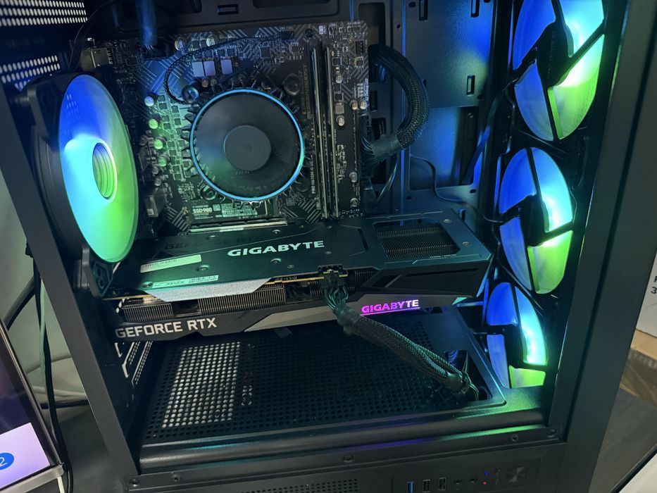 Vand schimb PC Gaming i5 13400 16Gb RTX 4060Ti SSD 500Gb 2 ani Garanti