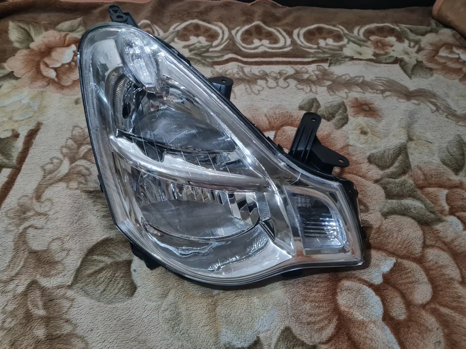 Фара на ниссан альмера G15