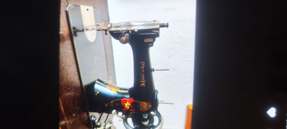 Mașină de cusut Phoenix