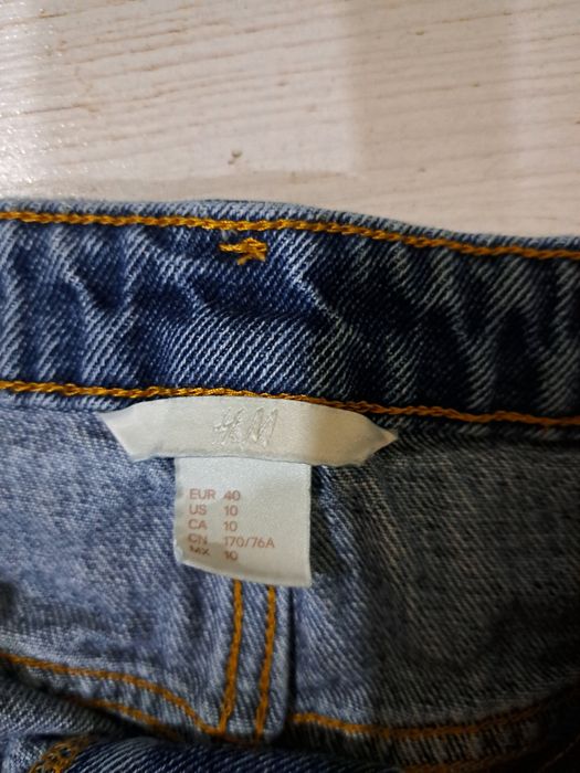 Пола H&M и суичър Pinko