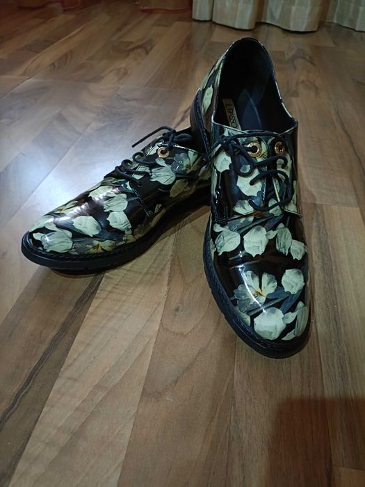 Vând pantofi de piele dama ILPASSO