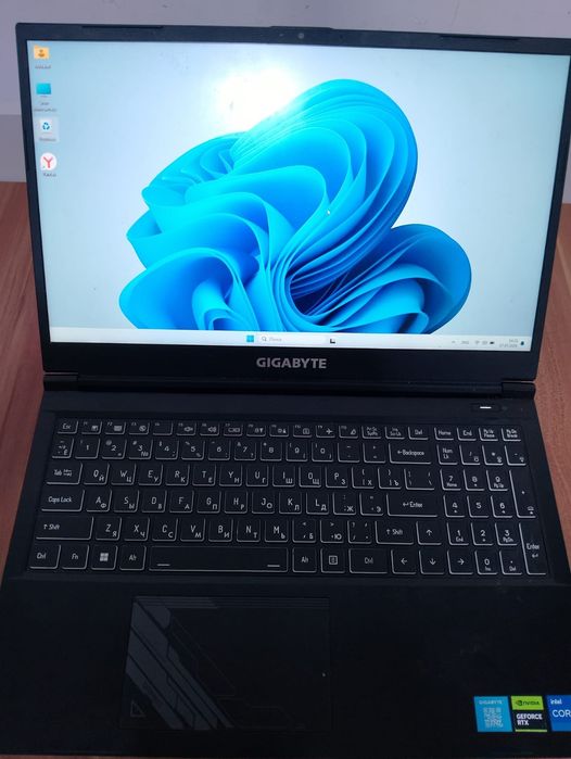 Ноутбук Gigabyte