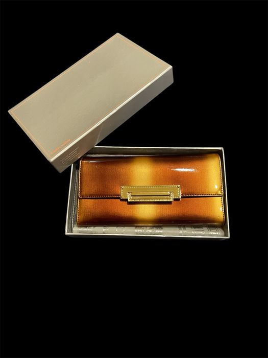 Луксозен дамски портфейл