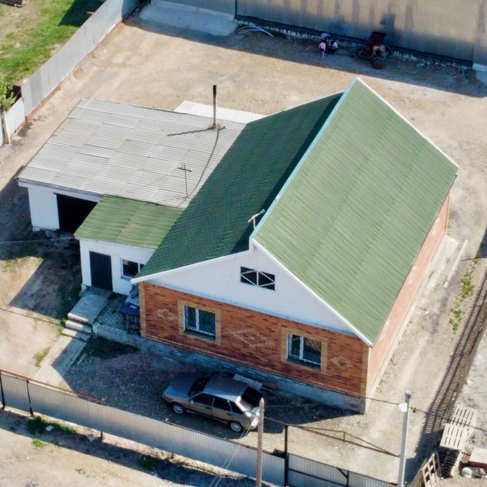 Продаётся большой Гараж склад с домом