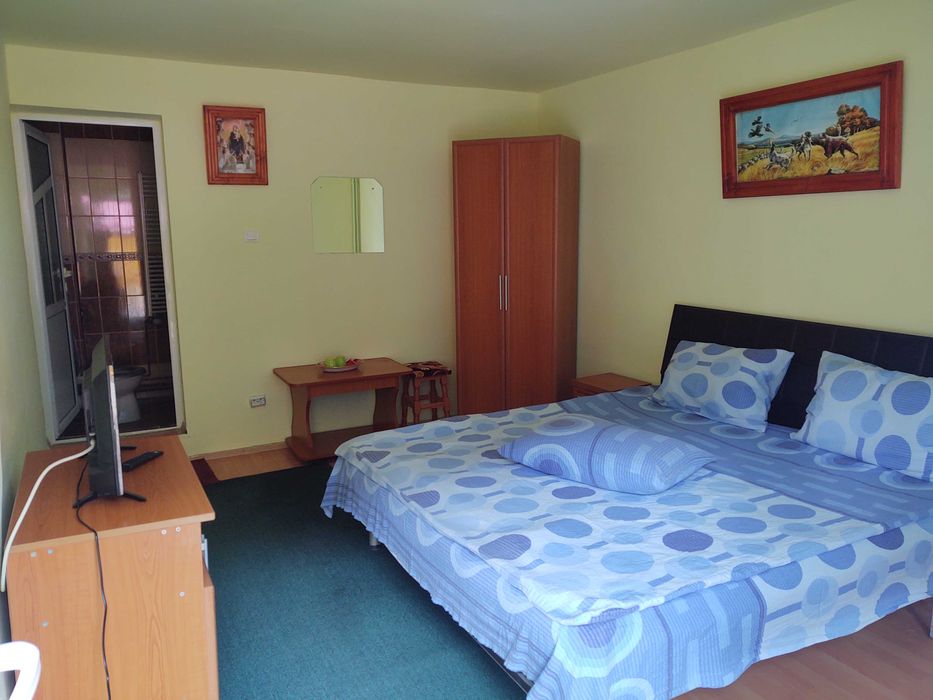 inchiriez cabana (La Titel)