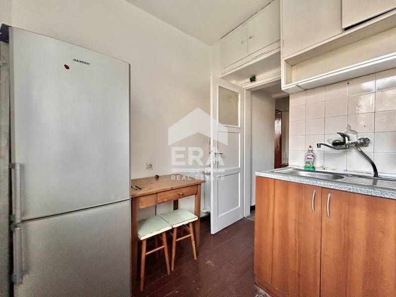 Дава се под наем Двустаен апартамент в София, Яворов - 55 кв.м за 498.27 € - Снимка #2