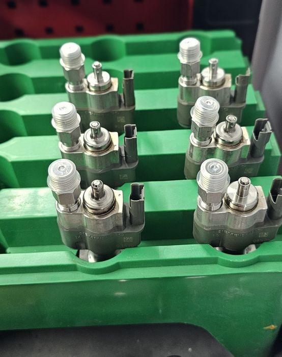 Injectoare BMW 320i benzina reconditionate /  injectoare benzina BMW 320i set reconditionate  orice index !