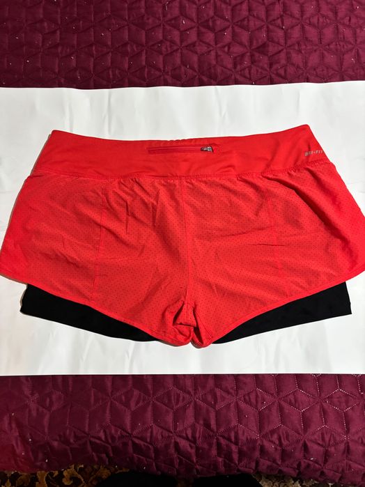 Къси гащета тип клин