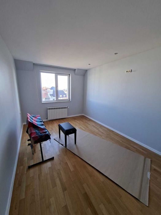 Дава се под наем Тристаен апартамент в Варна, Център - 100 кв.м за 1196.97 € - Снимка #11