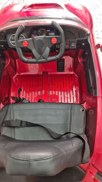 Ferrari F8 машинка