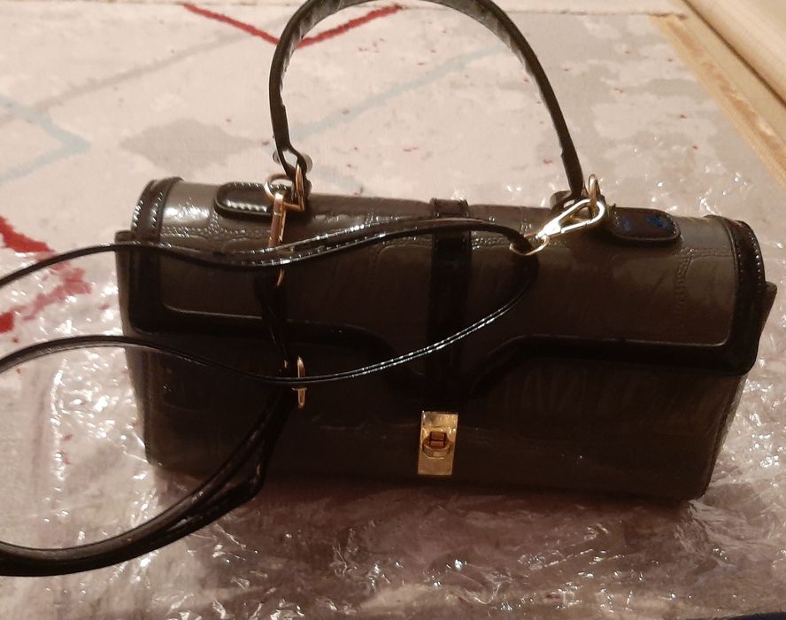 Продаю женский сумка багет