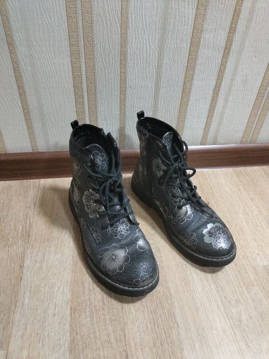 Ботинки на подростка размер 36