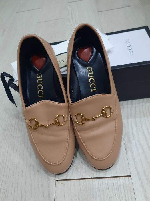 Туфли гуччи носила пару раз