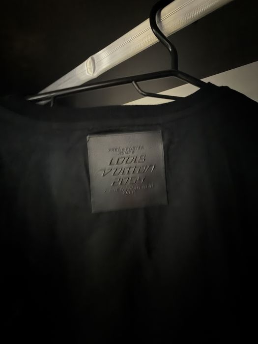 LOUIS  VUITTON тениски