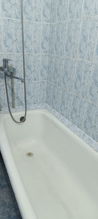 Ванна и раковина ,унитаз