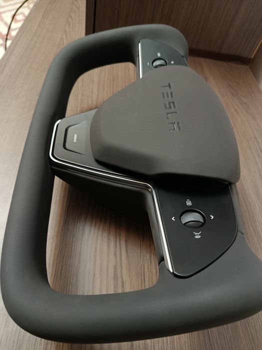 Volan Tesla model S tip yoke cu airbag