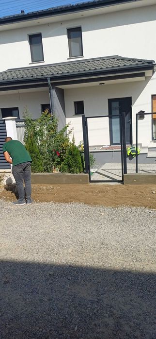 Garduri si porti din panouri stil jaluzele si alte modele disponibile