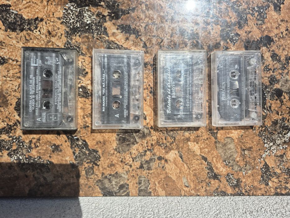 Vând Lot 10 caseta audio originale muzica mixta  Romanesca usoara & Colinde de  Craciun