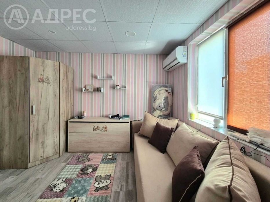 ДВЕ КЪЩИ, с. Николово, РЗП 135 кв.м., двор 1273 кв.м., с гараж