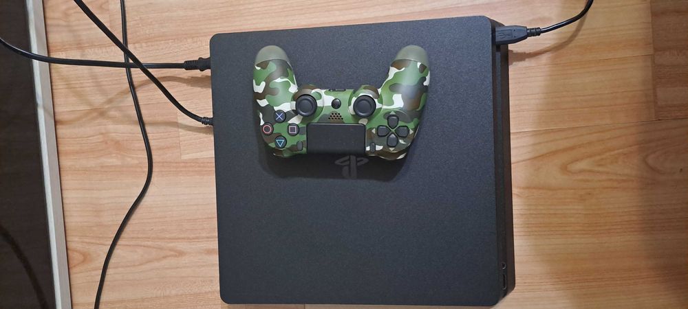 Vand playstation 4 slim si 12 jocuri