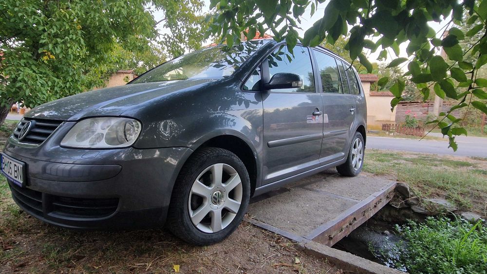 Vand urgent vw touran 2000 euro