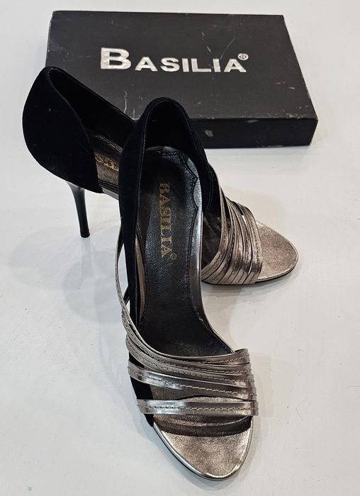 Босоножки женские