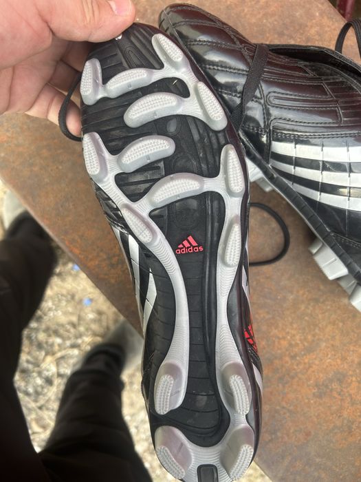 Продам футбольные бутсы