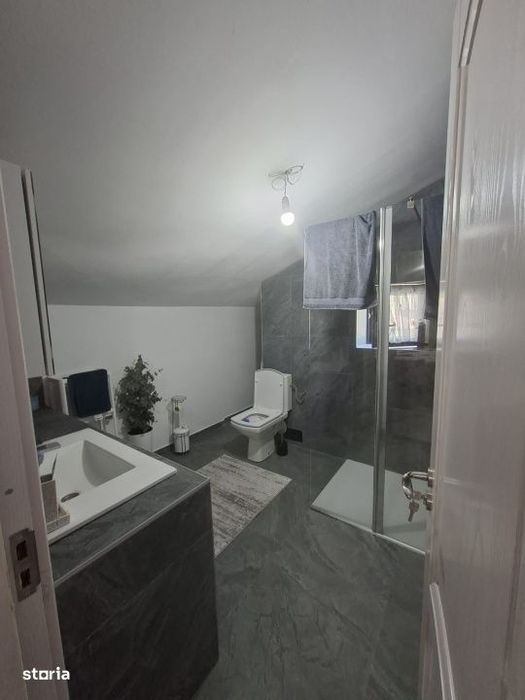Casa 4 camere, 200 mp, teren 8 ari, zona Lunci