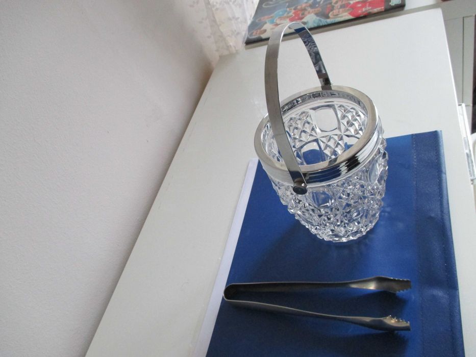 Кристален съд за лед с щипка   49лв