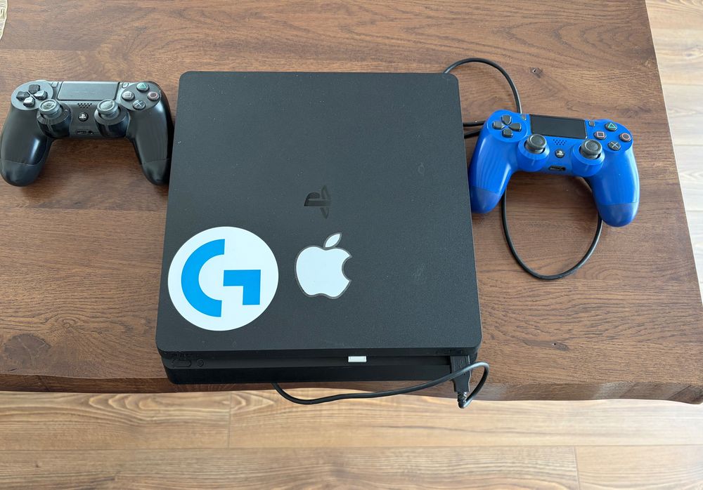 Sony PlayStation 4 Slim