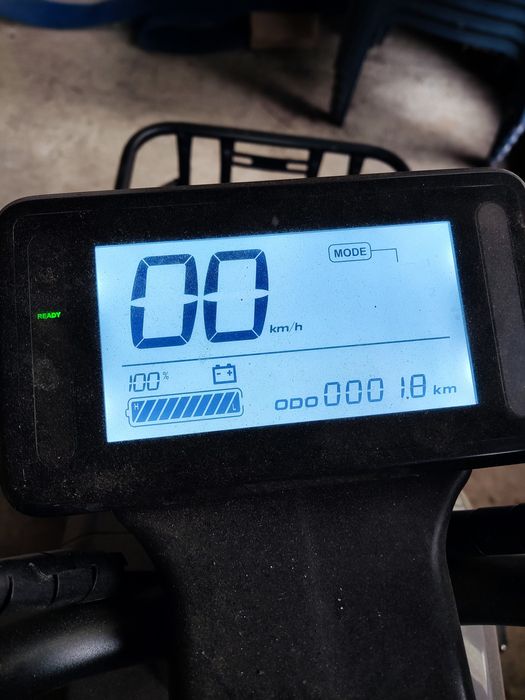 Триместна триколка