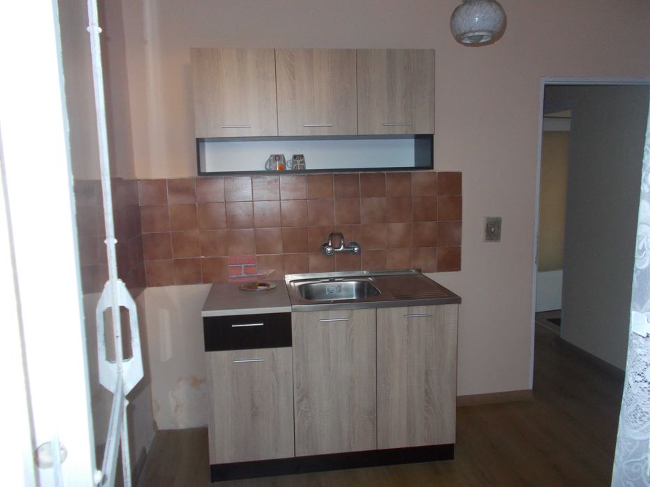 Дава се под наем Едностаен апартамент в Варна, Център - 39 кв.м за 153 € - Снимка #5