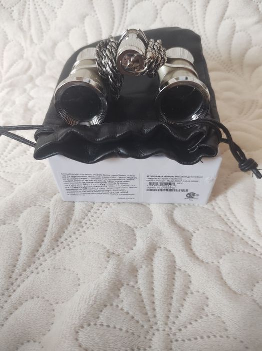 Vând binoclu nou nouț