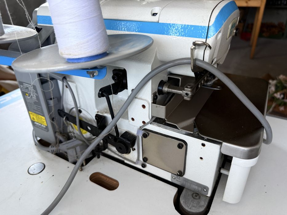 Overlock industrial JACK E4-3-02/233 – 3 fire – aproape nou