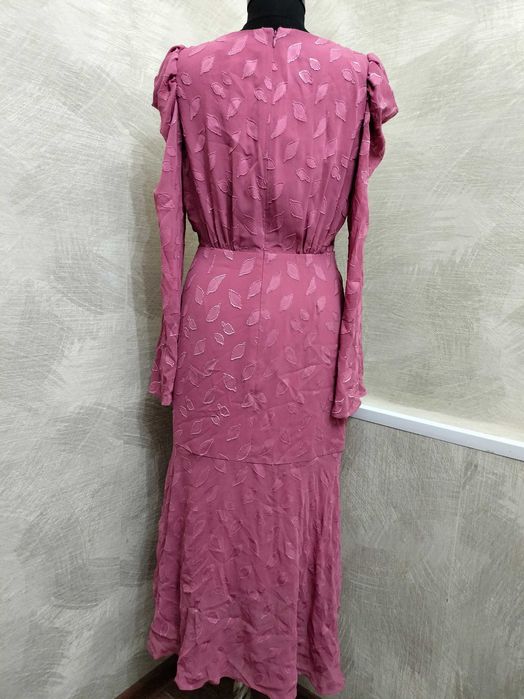 Продаю платье с драппировкой