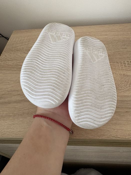 Сандали адидас слагани  само веднъж без никсква забележка