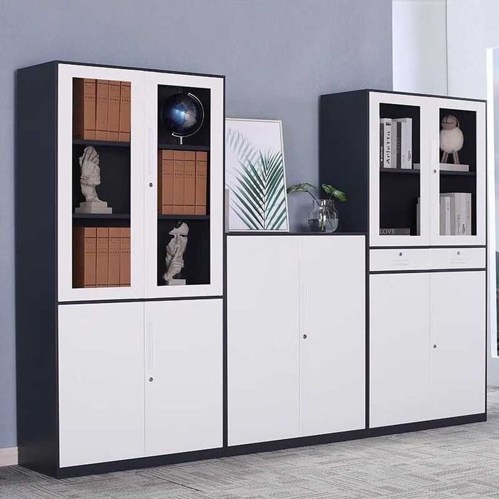 Shkaf metall kiyim saqlash joyi / Металлический шкаф под форму