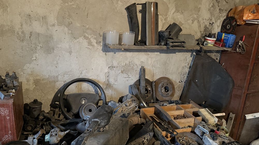 Запчасть мерседес 124